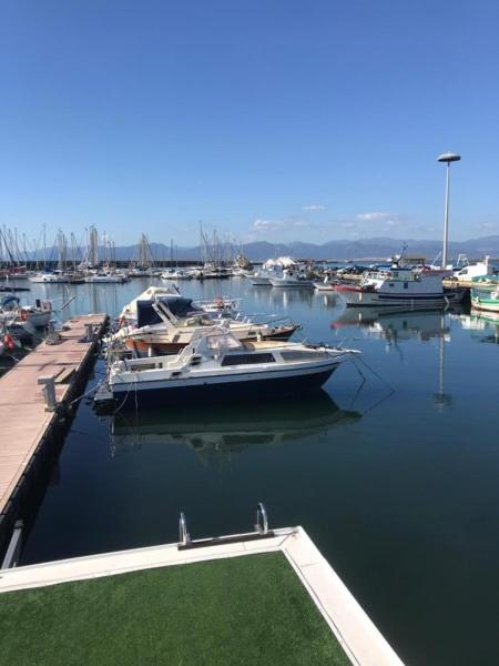 Houseboat Cagliari Hotell Exteriör bild
